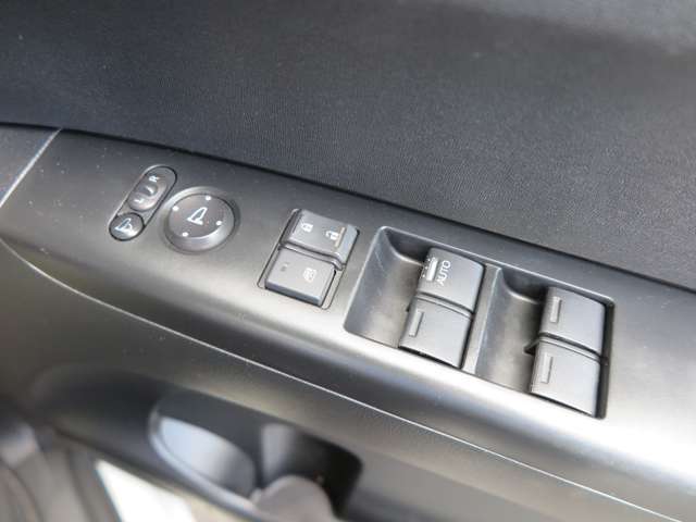 総在庫数70台以上を展示しております♪欲しい車がきっと見つかる！！まずは一度ご来店下さい♪また、愛車の買い取りも行っております！車を買うのも売るのもKEIZUへ♪