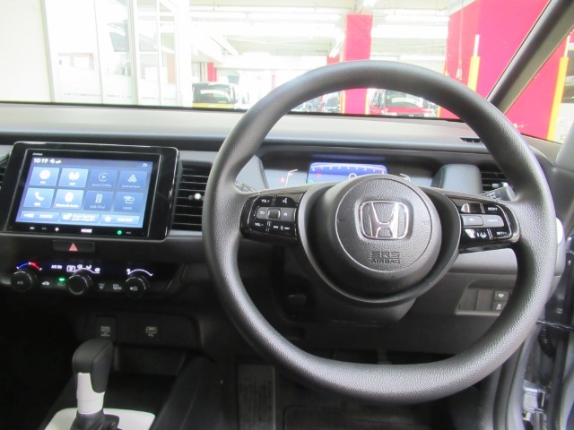 機能的にレイアウトされていて使いやすいインパネ廻り☆