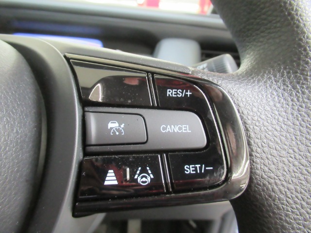 ホンダセンシング付き☆ハンドル操作もしてくれるので高速運転も楽々です！