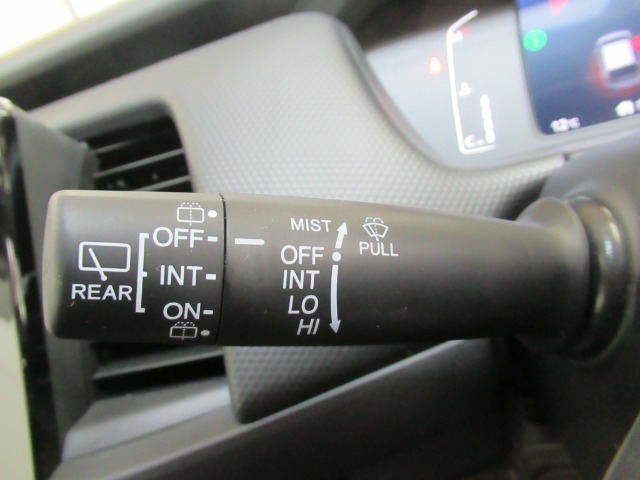 機能的にレイアウトされていて使いやすいインパネ廻り☆