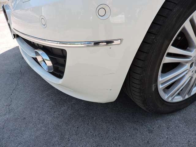 中古車ですので多少の傷ございます！目立つものではございません！