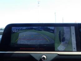 【パノラミックビューモニター】上空から見下ろしたような映像をナビ画面に映し出し周囲の状況を確認しながらの走行、駐車が可能となっております！