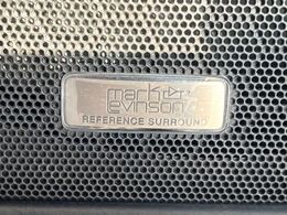 【マークレビンソンサウンドシステム】メーカーオプションの高品位サウンドシステムを搭載。専用のチューニングが施された大小様々なスピーカーから良質なサウンドが奏でられ、臨場感あふれる音響空間を演出します。