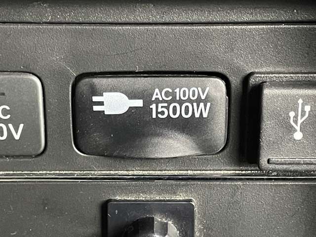 【AC100V/AC100W】電化製品などの電子機器をコンセントに繋いで使用することが可能です！！キャンプなどのアウトドア時に非常に便利です♪