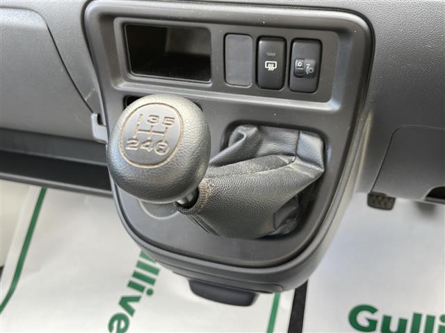 ガラスコーティング、ナビゲーション、ETCなど、その他のパーツの取り付けお見積もりのご相談も承っております！！クルマのこと何でもお任せください！