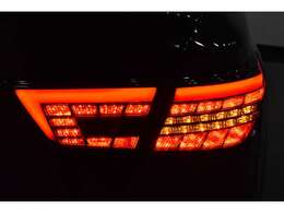 ☆LEDファイバーテールライト（流れるウインカー付）装備車！【LEDファイバーテールライトはハロゲンライトに比べ夜間の視認性にとても優れており、快適かつ安全なカーライフをお楽しみ頂けると思います！】☆