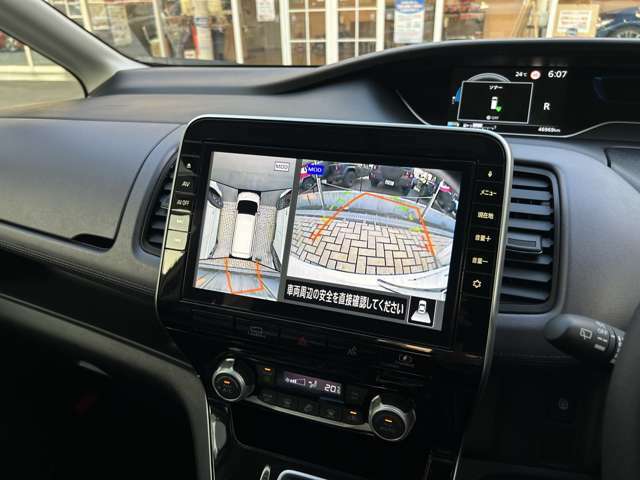 上空から見下ろしたような表示で車両感覚のつかみやすい『アラウンドビューモニター』に移動物検知警報（MOD）があり更に安心です。