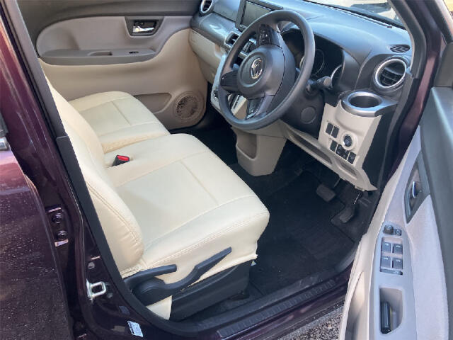 ナオイオートでは自動車保険（あいおいニッセイ同和、損保ジャパンなど）も取り扱っております。当社は自社鈑金工場を併設しております。自動車保険も含めてお客様のカーライフをサポートさせて頂きます！