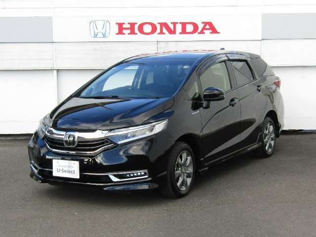 Honda認定中古車ディーラーだからこそ 「安心」「信頼」「満足」 のサービスをお届け致します。サービスピットも完備しておりますので納車後の整備もお任せ下さい。