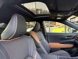 オプション110,000円の電動サンルーフ付き！開放感のあるドライブをお楽しみいただけます。