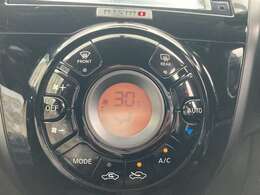 ◆エアコン◆温度の設定をしてAUTOボタンを押すだけ簡単。車内を快適な温度に保ってくれます　左右前席シートヒーター付き