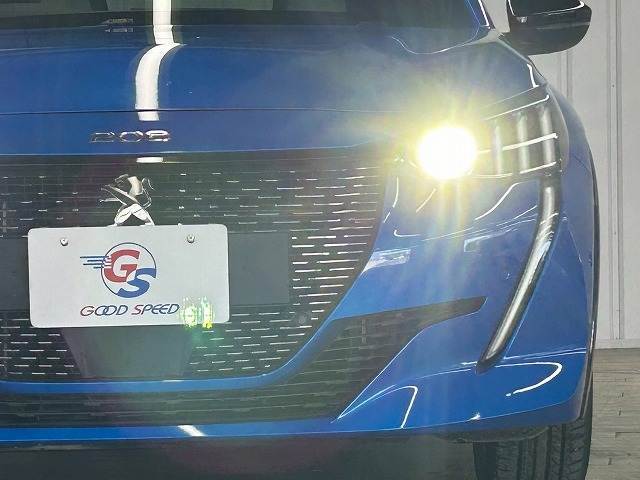 LEDヘッドライト搭載。夜道も明るく照らします。