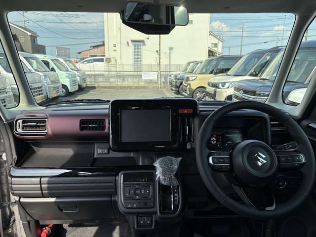 ☆届出済未使用車とは☆　登録がされているお車で走行距離は10キロほどで誰も乗っていない車です！展示車はキズが付いてしまう場合もあるので直接ご確認くださいませ。