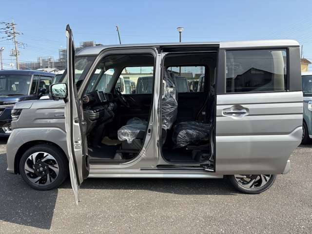 ☆当店商品の特徴☆　登録がされているお車で走行距離は10キロほどで誰も乗っていない車です！展示車はキズが付いてしまう場合もあるので直接ご確認くださいませ。