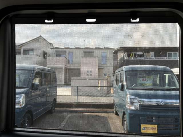 ☆ご納車前準備☆　お客様の安心安全の為にご納車前の準備にも力を入れております！ 整備士と営業が連携して確認しております。中古車は修復歴がないか・内外装の清掃・部品の確認交換をしています