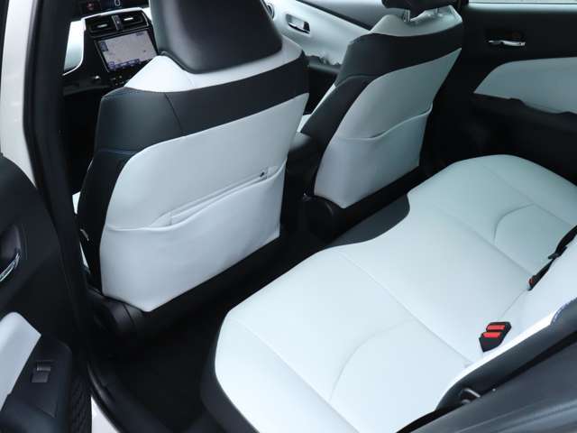 明るい商談ルームです！！商談ルームは4カ所ありますのでご安心下さい！