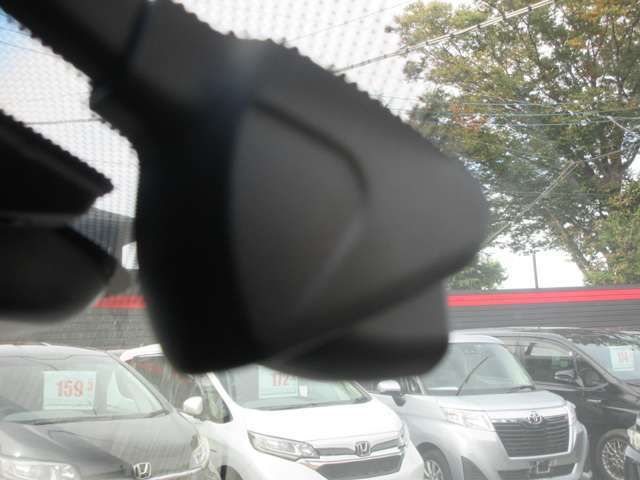 展示場には160台の展示車がございます！なかにはネットには掲載されてない、掲載前などのお買い得車なども多数ございます。まずはお店にご来店頂きましてお店やスタッフなどの雰囲気もご覧ください！