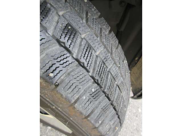 パワーシートとは、座席のスライドや座面高さ、リクライニングの調整を電動モーターで行うもの。主に高級車に採用される装備で、各部の調整が無段階で設定できる。