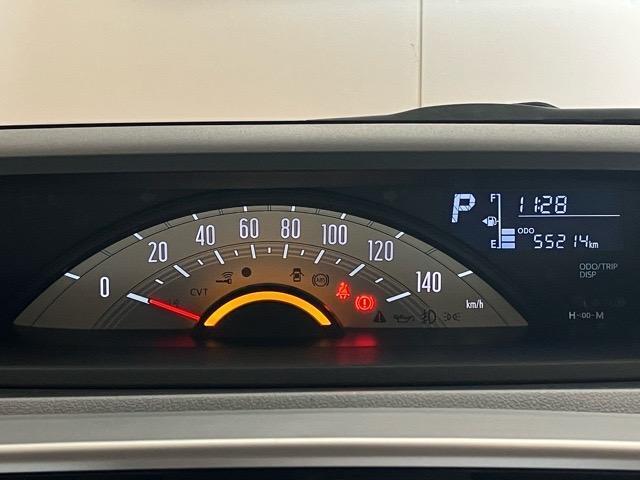 センターメーターを採用しております＾＾視線の移動が少なく、より安全な運転ができますね！