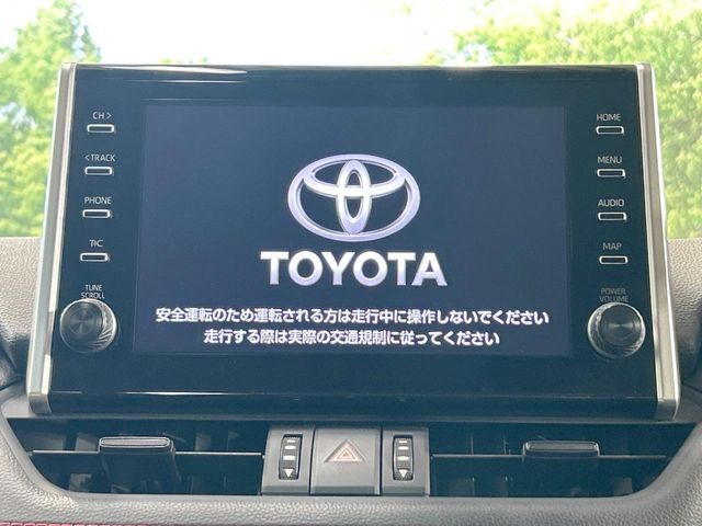 【9インチ　ディスプレイオーディオ】大画面ディスプレイへお持ちのスマートフォンと連携して、ナビやbluetoothでの音楽再生が可能です♪デザインはもちろん操作性も良好！別途ナビ機能の取付可能です♪