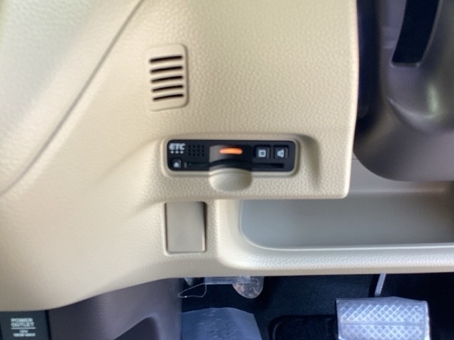ETC付いてます。ETCが使用可能な道路通行料はキャッシュレスでスマートに走行できます。再セットアップして納車致します。