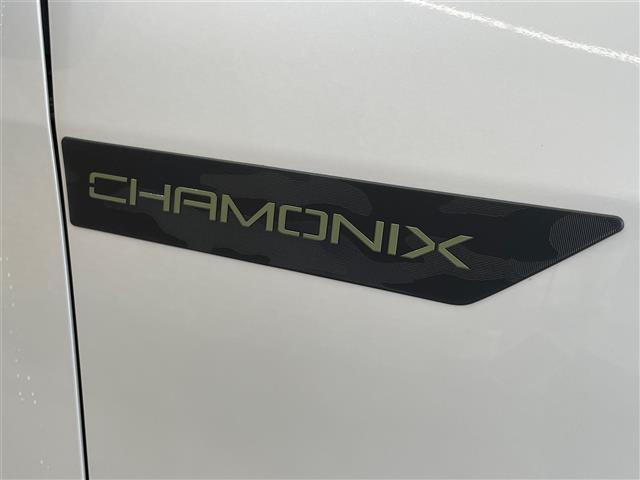 【特別仕様車　CHAMONIX（シャモニー）】最上級グレード「P」をベースにし、専用エクステリアや専用撥水機能付きシートを始めとするインテリアで彩られた一台です！