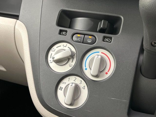 寒い冬も暑い夏も全席に快適な空調を届けてくれる、ダイヤル式エアコンを装備♪