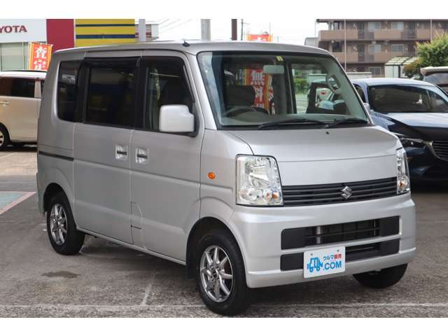 車両は一台一台、内装も外装も時間をかけてしっかりと仕上げております。外装に関しては、全台ポリッシャーを使って磨きに磨いてからネットにアップしております。どうぞ他店の仕上がり具合と見比べてみてください。