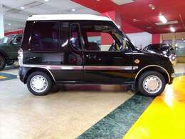 ☆4WD☆ホワイトルーフ☆木目調内装パネル☆ハーフレザーシート☆ETC☆エアコン☆パワステ☆エアバッグ☆キーレスエントリー☆禁煙☆修復歴無し☆走行6.9万Km☆屋内展示☆
