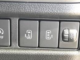【両側パワースライドドア】スマートキーや運転席のスイッチで後席両側スライドドアの開閉が可能♪電動だから力を入れてドアを開ける必要が無く、小さなお子様でも簡単に開け閉めでき快適です♪