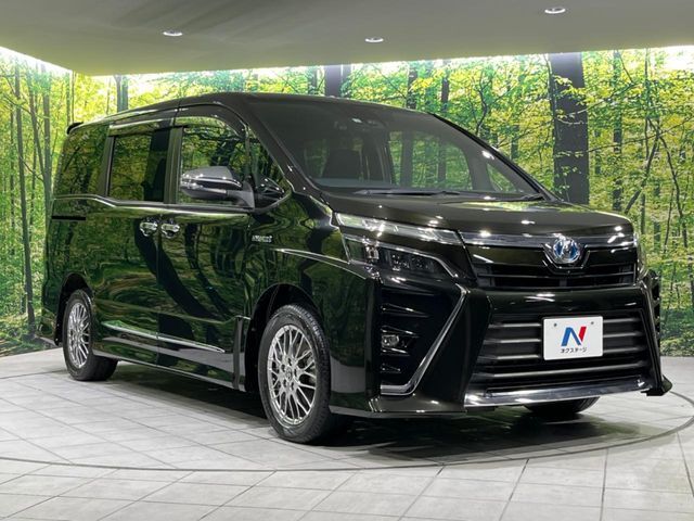 大好評のボディコーティング「弾スプラッシュコート」もご納車までに施工可能。通常のガラスコートと異なる、耐久年数6年の無機質ガラスコーティングが、ボディをキレイな状態に保ってくれます。