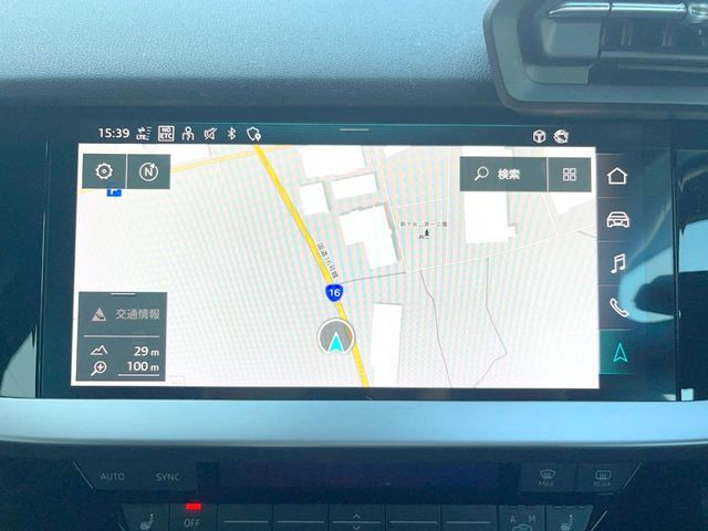 ●純正ナビ:一体感のあるナビは、高級感ある車内を演出してくれます。オーディオ機能も充実しておりますので、運転もより楽しめます♪