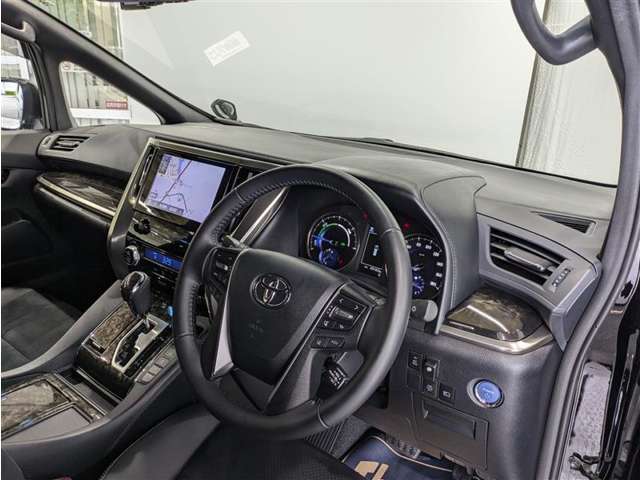 見通しのよいすっきりとした視界で、誰でも運転しやすいです。運転のしやすさは疲れにくさにも繋がりますよ♪