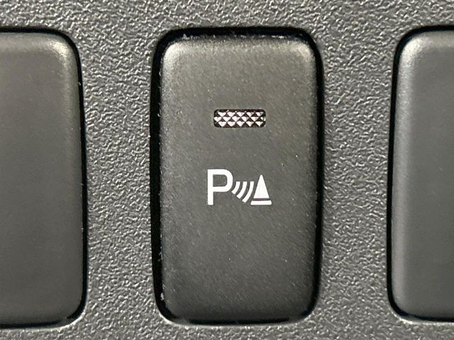 【コーナーセンサー】大きなお車を運転するのが不安な方でも、ブザーと光でお知らせ致します♪もちろん頼りきりはNGです！