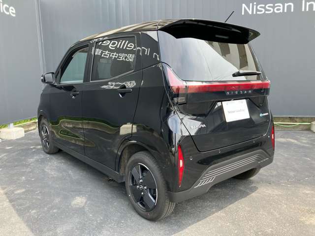 紫外線をカットし車内のプライバシーも守ってくれるプライバシーガラスも装備！