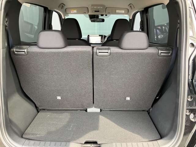 大きく開くバックドアで荷物の積み下ろしが楽々です