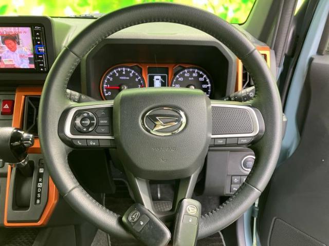 WECARSの展示場では実際に見て、触ってお車をお選びいただけます！知識の豊富な営業スタッフが様々なカーライフをご提案いたします！