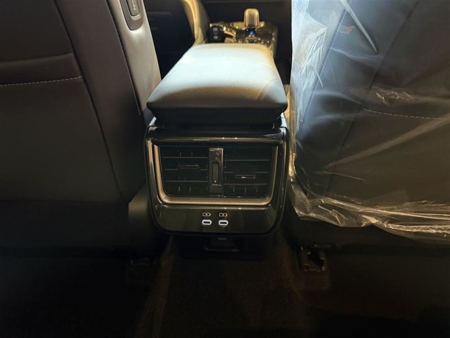 ご購入して頂いた車両は、ご納車前に、しっかり点検・整備してからの、ご納車になります。点検箇所は、エンジンオイル交換・ブレーキ点検・調整・その他を確認の上、ご納車致します。