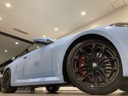 正規認定中古車/全国正規ディーラー保証付/2年・走行距離無制限/ブラックレザー電動シート 禁煙車 ヘッドアップディスプレイ シートヒーター 19インチAW バックカメラ 前後障害物センサー パーキングアシスト LED