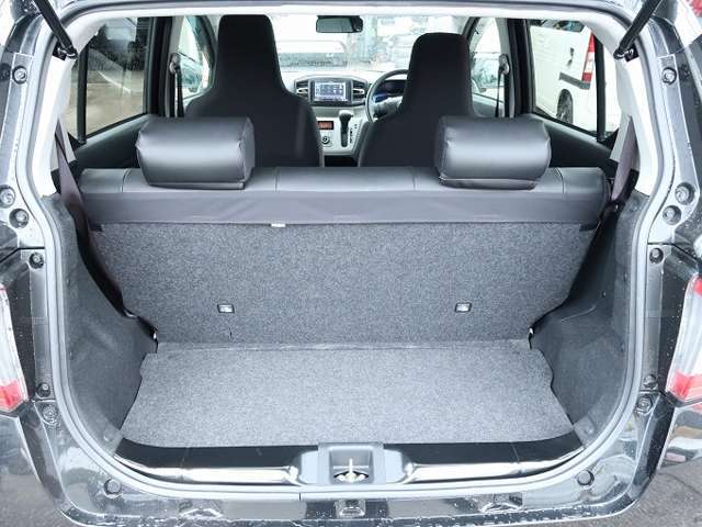 当店のこだわりは内外装クリーニング！中古車だからこそこだわりのクリーニング！内装も外装もピカッ☆ピカッ☆仕上げ！優秀なスタッフが時間の限りクリーニング！楽しい納車日を迎えて頂ける様精一杯頑張ります！！