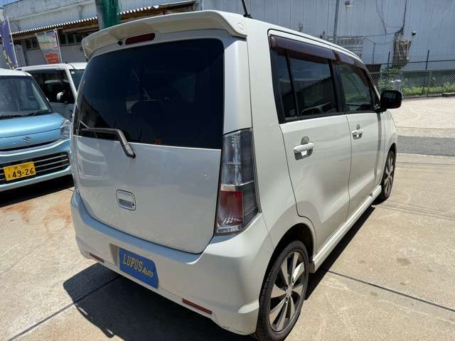 積載車完備、故障や事故の時レッカー致します。