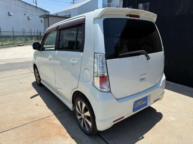 車検、メンテナンス、オイル交換、板金、国内保険、オートローン全て取り扱っております。