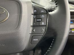 【レーダークルーズコントロール】高速道路での長距離走行が楽に！！自動で速度を保つクルーズコントロールが、衝突軽減システムと連携し、前方の車両を感知して車間を保つように速度調節してくれます！！