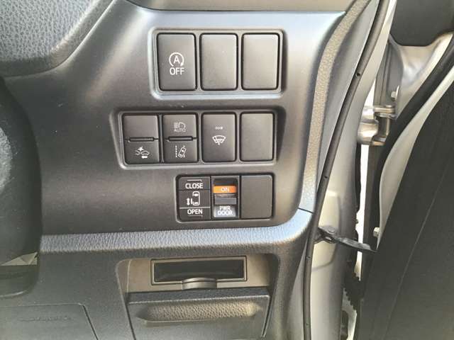 販売店に行ってみたら、接客中で待たされたり、整備中でクルマをみることができなかったりすることってありませんか？そんな方には、当店のオンライン予約がおススメです。