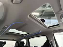 【サンルーフ】車内には爽やかな風や太陽の穏やかな光が差し込みます！！！