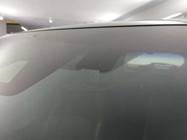 【　ドライブレコーダー　】運転中の記録を残します。事故などを起こした起こされた時の証拠を残します。