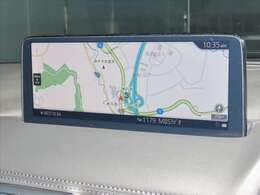 マツダコネクトナビを装着しています。美麗なモニター画面と簡単操作が特徴です。行き先を設定すれば、日本全国ピンポイントで案内してくれます。地デジTVやCD・DVDの視聴、Bluetoothも使えます！