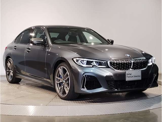 BMWのダイナミック且つエモーショナルなスタイルを印象付けるキャラクターライン（プレスライン）眺めているだけで溜め息の出る美しさです☆