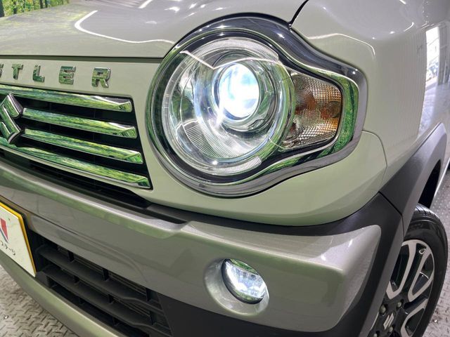 【HIDヘッドライト】非常に明るく前方を照らしてくれるので、悪天候や夜間の走行時も視界良好で安心してお乗りいただけます。