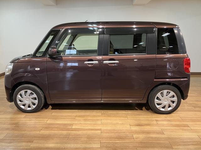 左右リヤはスライドドアを採用しています。狭いスペースでも安心して開閉できます！